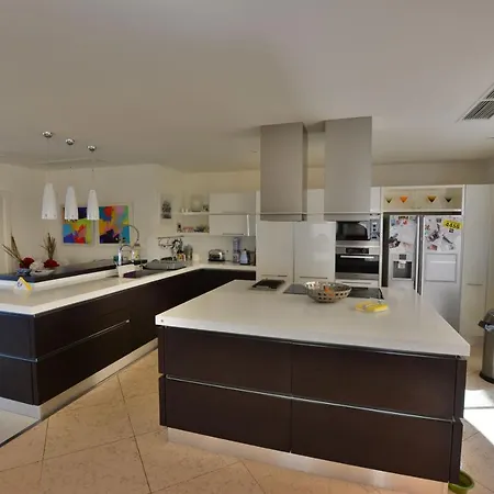 Super 3 Bedroom With Amazing Ocean Views *